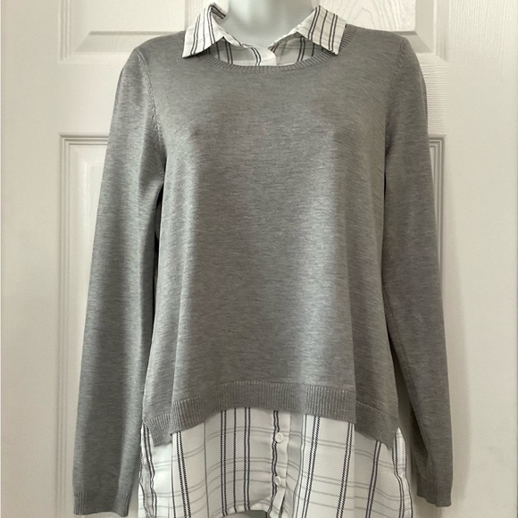 Adrianna Papell Tops - Adrianna Pappel Grey Sweater with Plaid accents